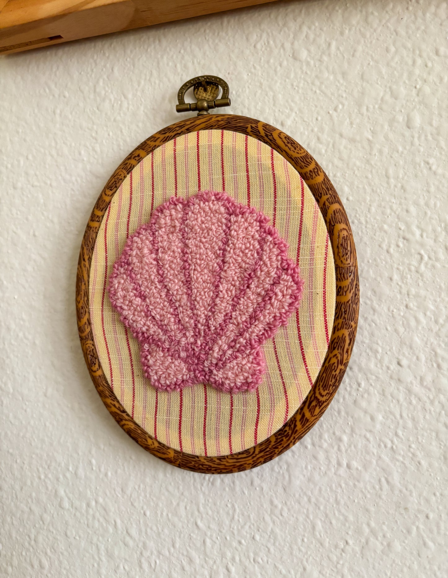 Pink Shell on Pink/Red Stripes