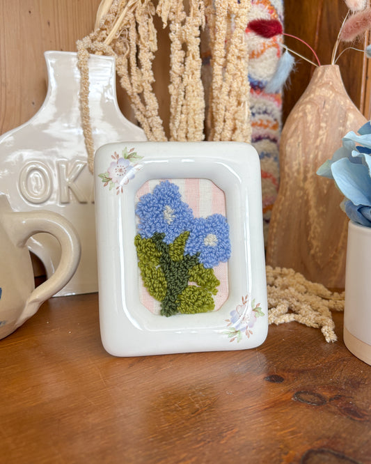 Forget me not in White Frame