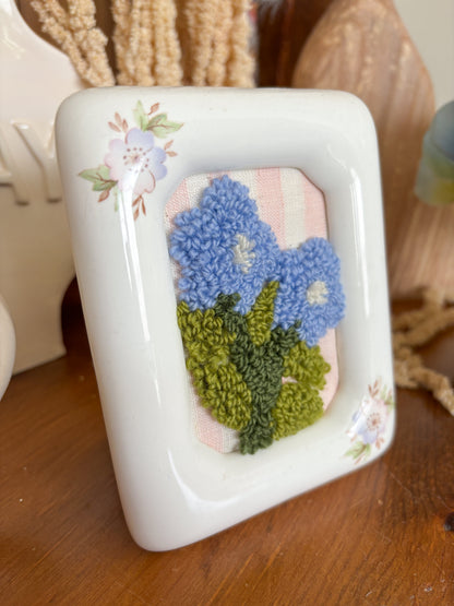 Forget me not in White Frame
