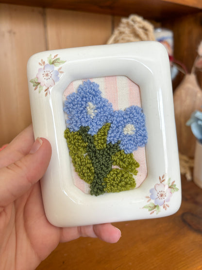 Forget me not in White Frame