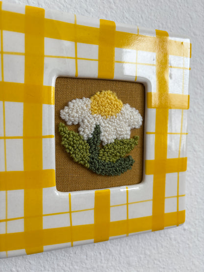 Daisy in Yellow Plaid Frame