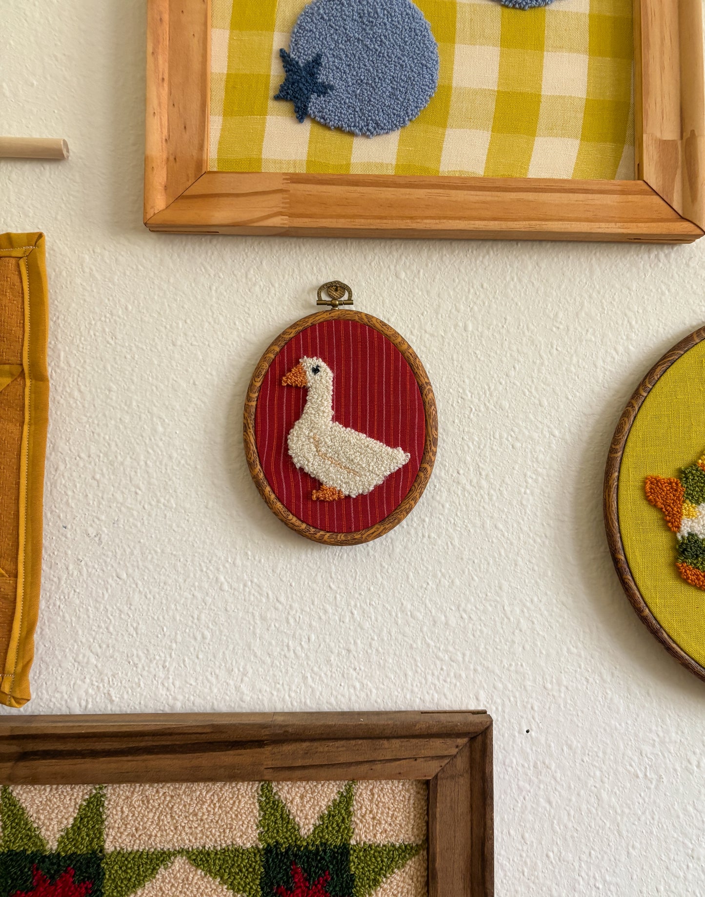Mini Goose on Red Stripes